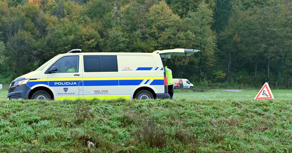 Tragična nesreća na gradili&scaron;tu u Sloveniji: Dženis Emrić (23) iz BiH izgubio život nakon pada s bagera