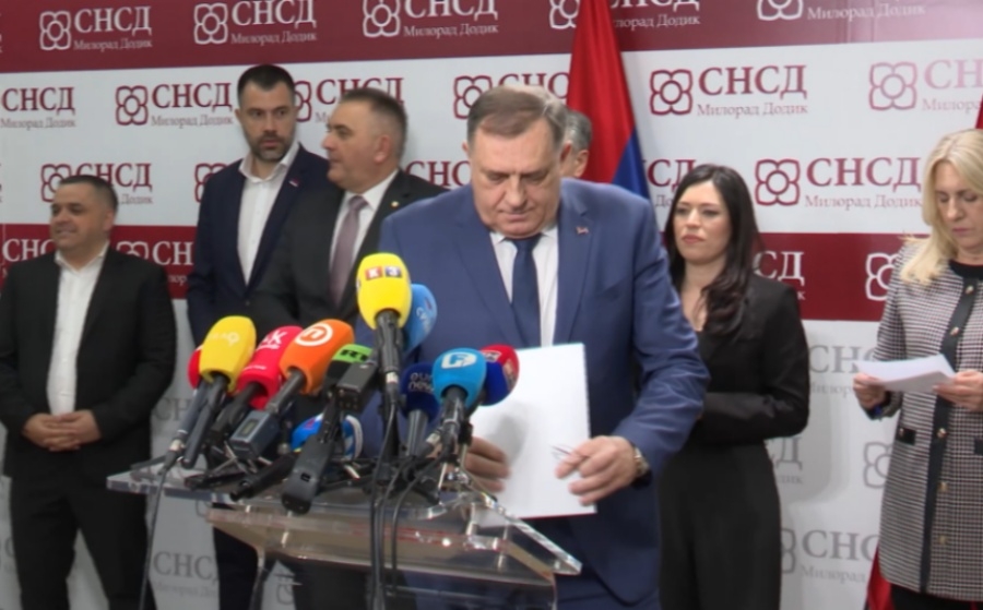 Analitičari i opozicija navode da SNSD i Milorad Dodik vode kampanju kompromitacije i poku&scaron;avaju da uvuču protivnike u "blato