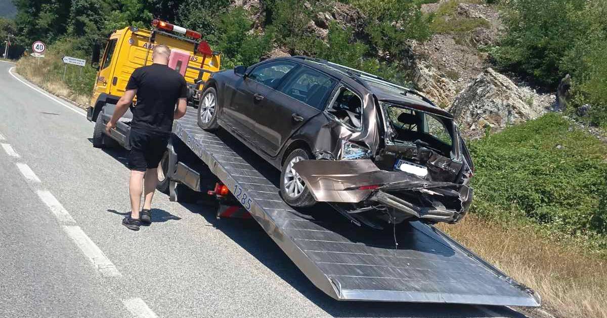 Sudar kamiona i automobila u Donjem Zableću: Više osoba povrijeđeno, vatrogasci na terenu