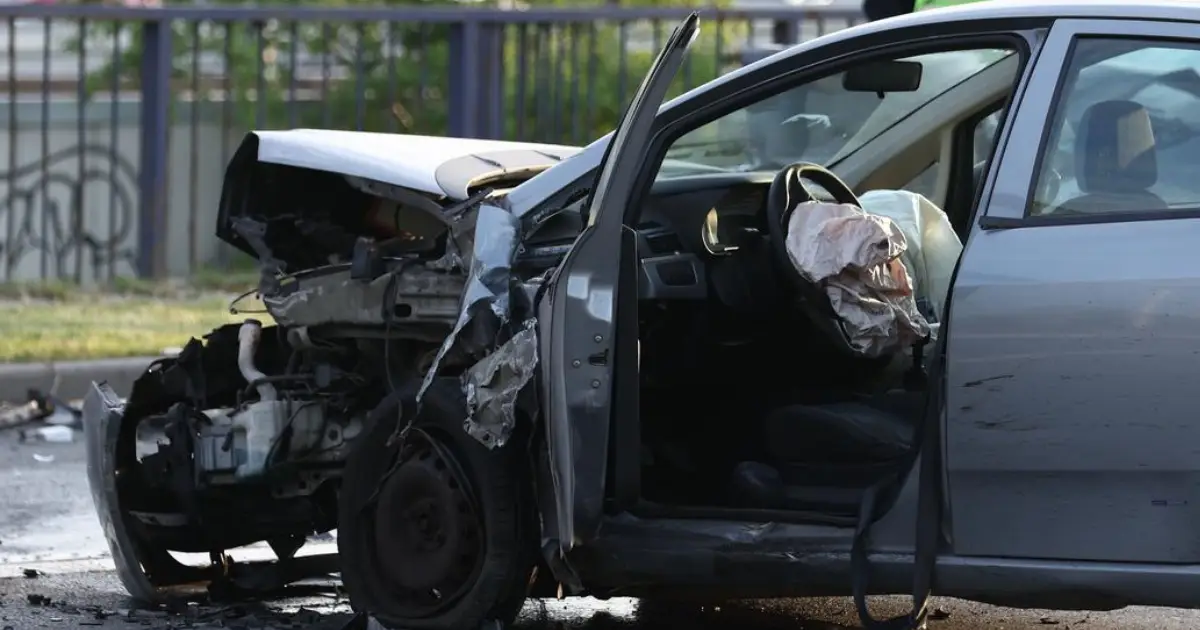 U saobraćajnoj nesreći u Rogatici poginuo vozač Yuga, sudario se s Renaultom koji je vozio državljanin Sjeverne Makedonije