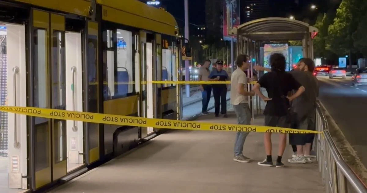 Tridesetogodi&scaron;njak te&scaron;ko povrijeđen u tramvaju u Sarajevu, napadač u bijegu