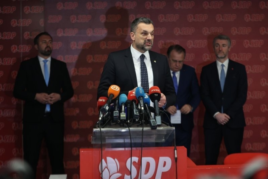 GRE&Scaron;KA U KORACIMA: Trojka u mreži vlastitog licemjerja