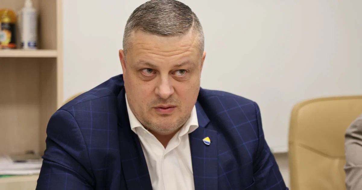 Vojinu Mijatoviću zabranjeno obavljanje funkcije ministra i rukovodećih pozicija u FBiH