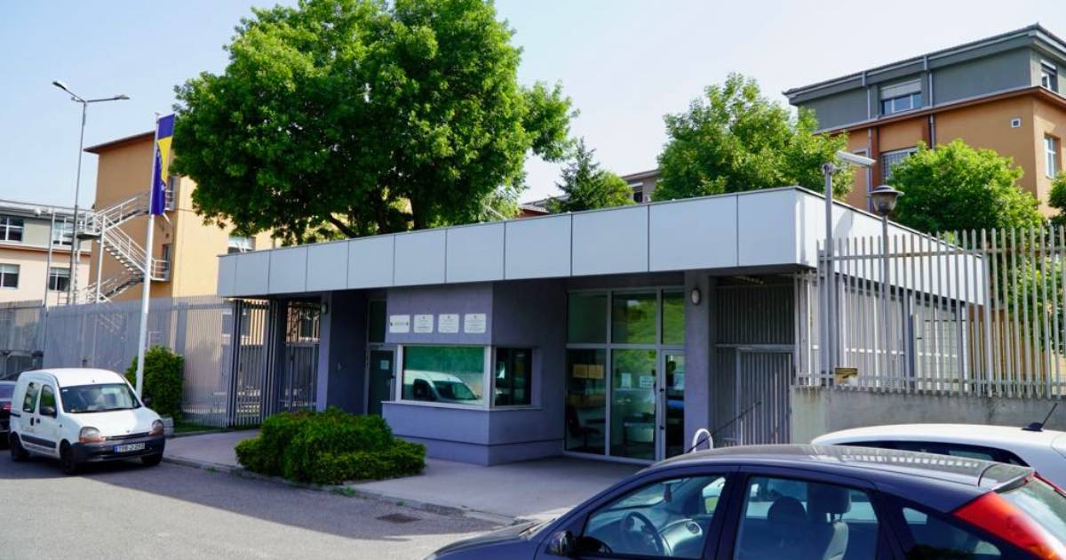 Optuženi za zločine u Srebrenici negirali krivicu: Terete se za strijeljanje 31 civila Optuženi za zločine u Srebrenici negirali krivicu: Terete se za strijeljanje 31 civila