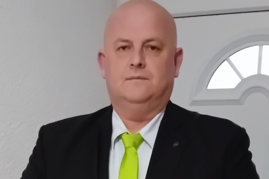 AMIR HURTIĆ, ZASTUPNIK U NSRS-u, ZA "SB" NAKON POSEBNE SJEDNICE: "Dodik je po ko zna koji put nadmudrio svoje koalicione partnere, a Višković nije bio previše sretan..." AMIR HURTIĆ, ZASTUPNIK U NSRS-u, ZA "SB" NAKON POSEBNE SJEDNICE: "Dodik je po ko zna koji put nadmudrio svoje koalicione partnere, a Višković nije bio previše sretan..."