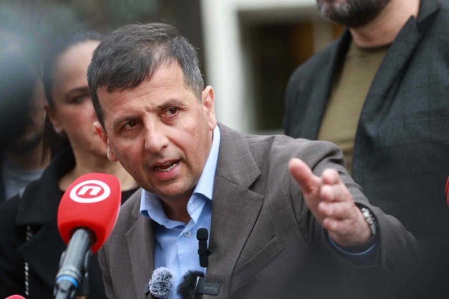 VUKANOVIĆ DIŽE SVE NA NOGE: "Ukoliko se stranci ponovo nagode s Dodikom, Organizovat ćemo MASOVNE PROTESTE!" VUKANOVIĆ DIŽE SVE NA NOGE: "Ukoliko se stranci ponovo nagode s Dodikom, Organizovat ćemo MASOVNE PROTESTE!"