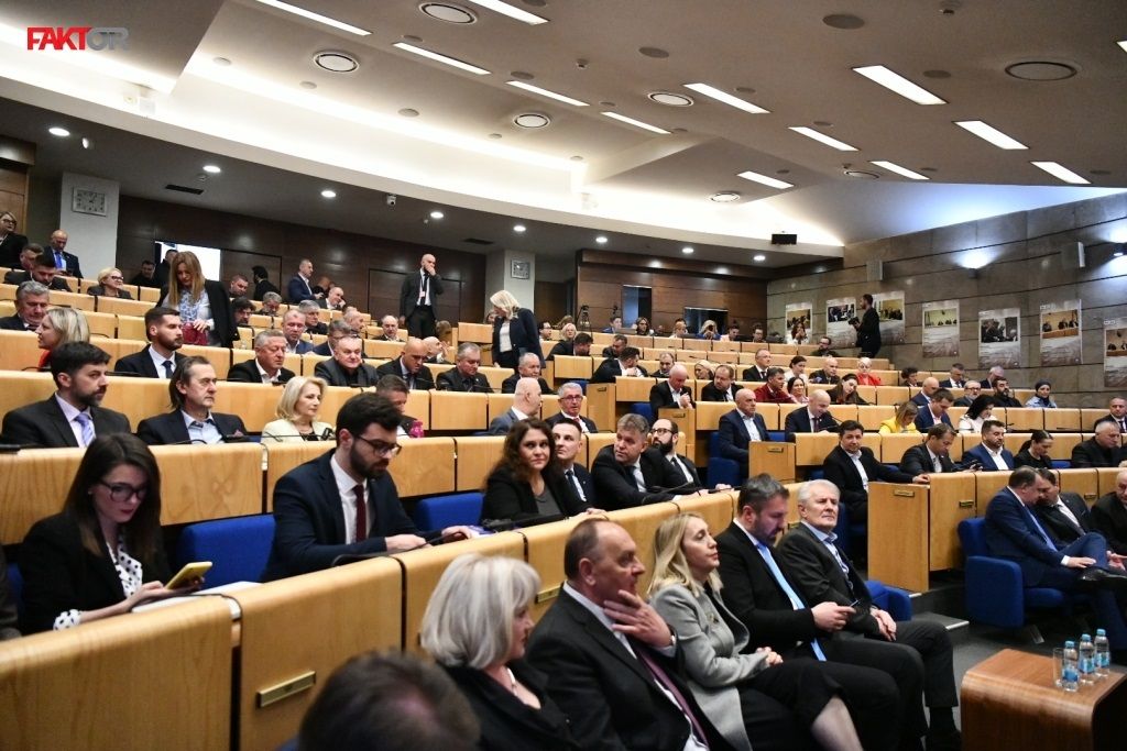 Zasjeda Zastupnički dom Parlamenta FBiH, na dnevnom redu zakon o gasu i proglašenje Kiseljaka gradom Zasjeda Zastupnički dom Parlamenta FBiH, na dnevnom redu zakon o gasu i proglašenje Kiseljaka gradom