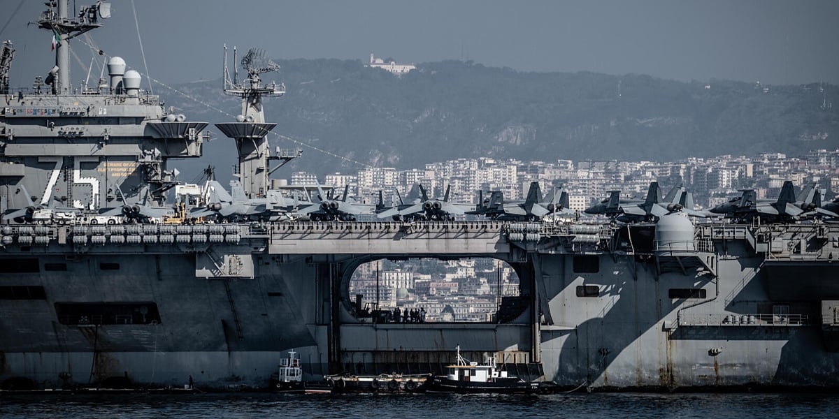 Po drugi put u sedam dana: Američki avion F-18 pao s piste nosača aviona Po drugi put u sedam dana: Američki avion F-18 pao s piste nosača aviona