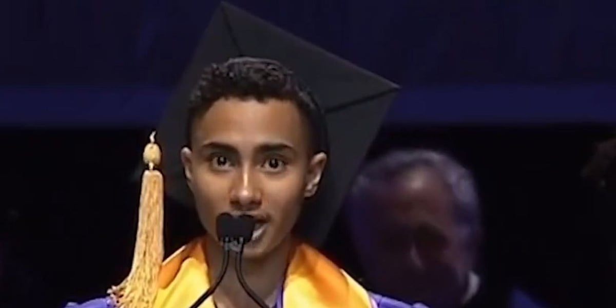 Student u New Yorku optužio SAD za genocid u Gazi, univerzitet mu ne da diplomu Student u New Yorku optužio SAD za genocid u Gazi, univerzitet mu ne da diplomu