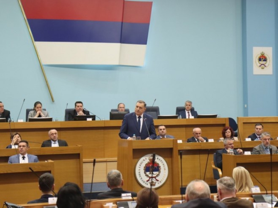 DODIK NAJAVLJUJE REFERENDUM, A NEMA KO DA GA PROVEDE: Politički cirkus u RS-u DODIK NAJAVLJUJE REFERENDUM, A NEMA KO DA GA PROVEDE: Politički cirkus u RS-u