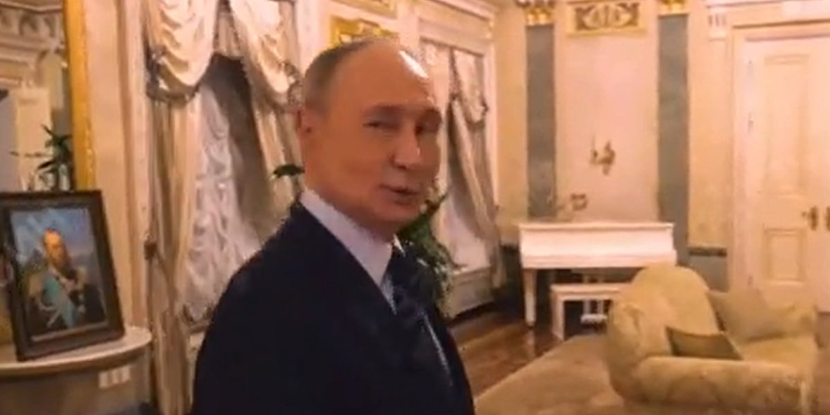 Putin pokazao stan u kojem živi u Kremlju, prikazani zanimljivi detalji: "Kao što vidite, nije daleko" Putin pokazao stan u kojem živi u Kremlju, prikazani zanimljivi detalji: "Kao što vidite, nije daleko"