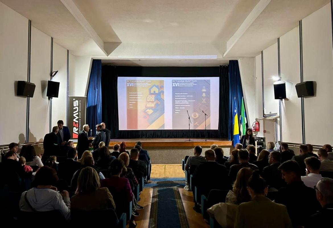 Cazin u znaku znanja: Otvoren XVI Festival rada stručnih škola BiH Cazin u znaku znanja: Otvoren XVI Festival rada stručnih škola BiH