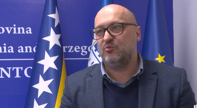 Rušenje Vlade USK će trajati: Trojka nerado pristupila pregovorima sa NES-om u Krajini Rušenje Vlade USK će trajati: Trojka nerado pristupila pregovorima sa NES-om u Krajini