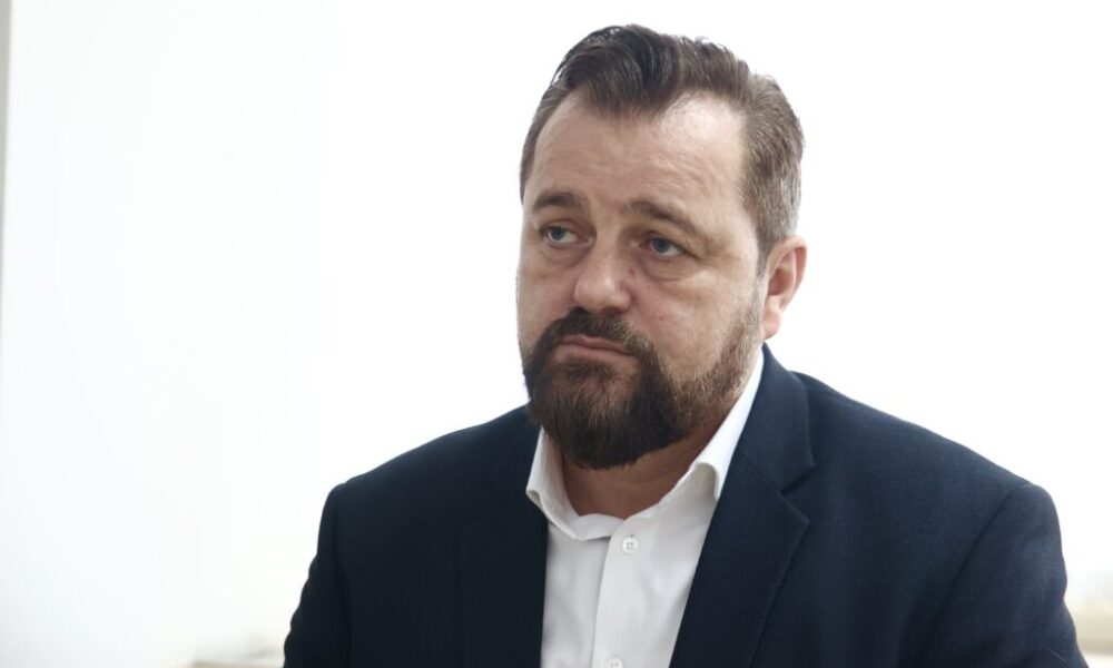 Prvo kanton pa onda država: NES traži od Trojke vlast u USK, ali kantonalni odbor SDP-a to ne želi Prvo kanton pa onda država: NES traži od Trojke vlast u USK, ali kantonalni odbor SDP-a to ne želi
