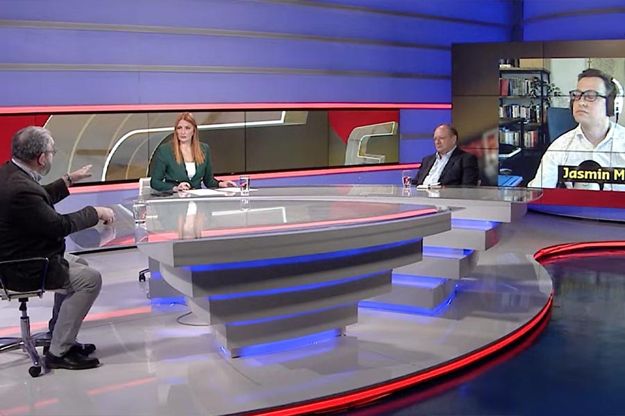 BURNA DEBATA PRED KAMERAMA: „Bosanci i Hercegovci bi se trebali ugledati na ono što se dogodilo u Ukrajini...“ BURNA DEBATA PRED KAMERAMA: „Bosanci i Hercegovci bi se trebali ugledati na ono što se dogodilo u Ukrajini...“