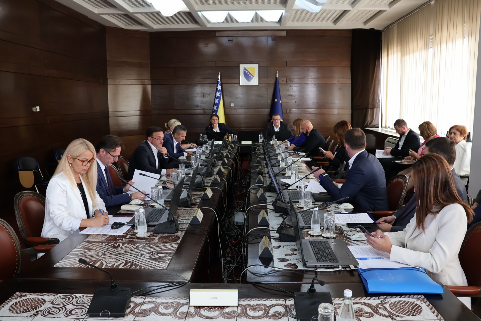 Nakon povećanja minimalca 7.000 radnika u FBiH ostalo bez posla, posljednji put takav scenarij bio je u jeku Covida Nakon povećanja minimalca 7.000 radnika u FBiH ostalo bez posla, posljednji put takav scenarij bio je u jeku Covida