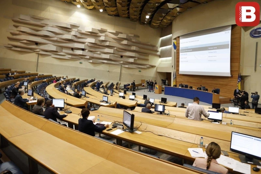 "U VELIKOM SMO PROBLEMU": Iz PS BiH traže da direktor OSA-e Almir Džuvo pojasni svoju ulogu u... "U VELIKOM SMO PROBLEMU": Iz PS BiH traže da direktor OSA-e Almir Džuvo pojasni svoju ulogu u...