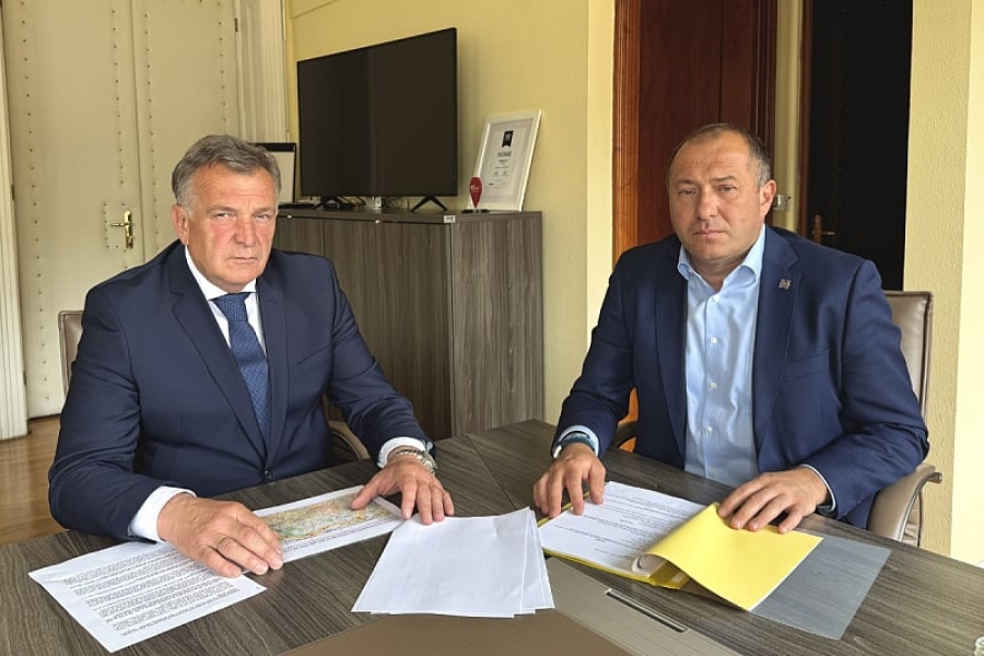 IMENOVANA NOVA UPRAVA BH-GASA: Dževad Bečirević direktor, Edis Baković izvršni direktor IMENOVANA NOVA UPRAVA BH-GASA: Dževad Bečirević direktor, Edis Baković izvršni direktor