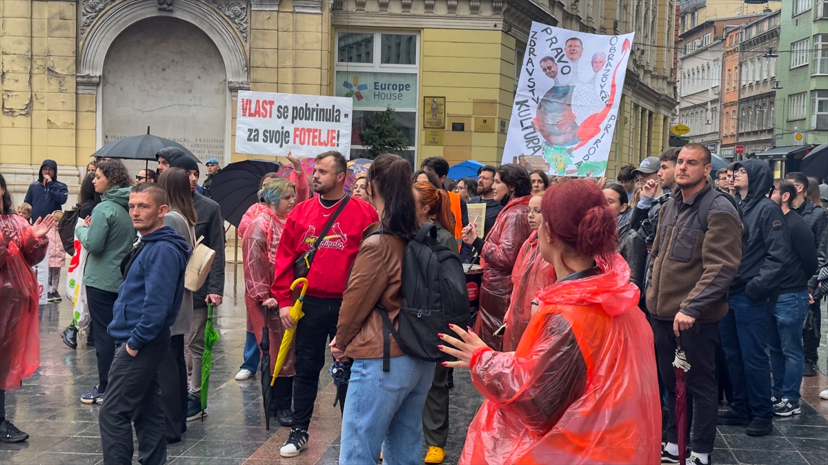 Na protestu u Sarajevu tražena odgovornost za smrt 29 osoba u poplavama u BiH