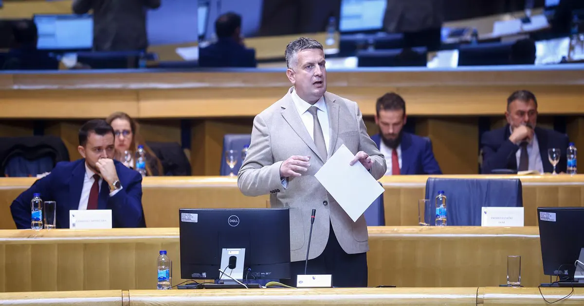 Vuković: Kod polubijelog Dodika primijeti se teška frustracija i strah. Ono što slijedi biće bolno Vuković: Kod polubijelog Dodika primijeti se teška frustracija i strah. Ono što slijedi biće bolno