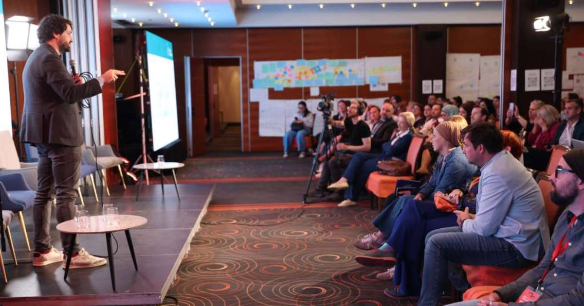 Sve više škola zainteresovano da zajedno rade na izgradnji mira Sve više škola zainteresovano da zajedno rade na izgradnji mira
