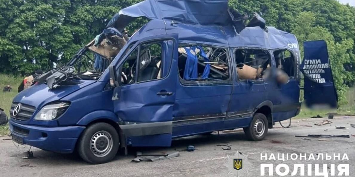 Rusija nakon pregovora nastavila krvavi pir: Dronovima napadnut putnički kombi u Ukrajini, poginulo devet civila Rusija nakon pregovora nastavila krvavi pir: Dronovima napadnut putnički kombi u Ukrajini, poginulo devet civila