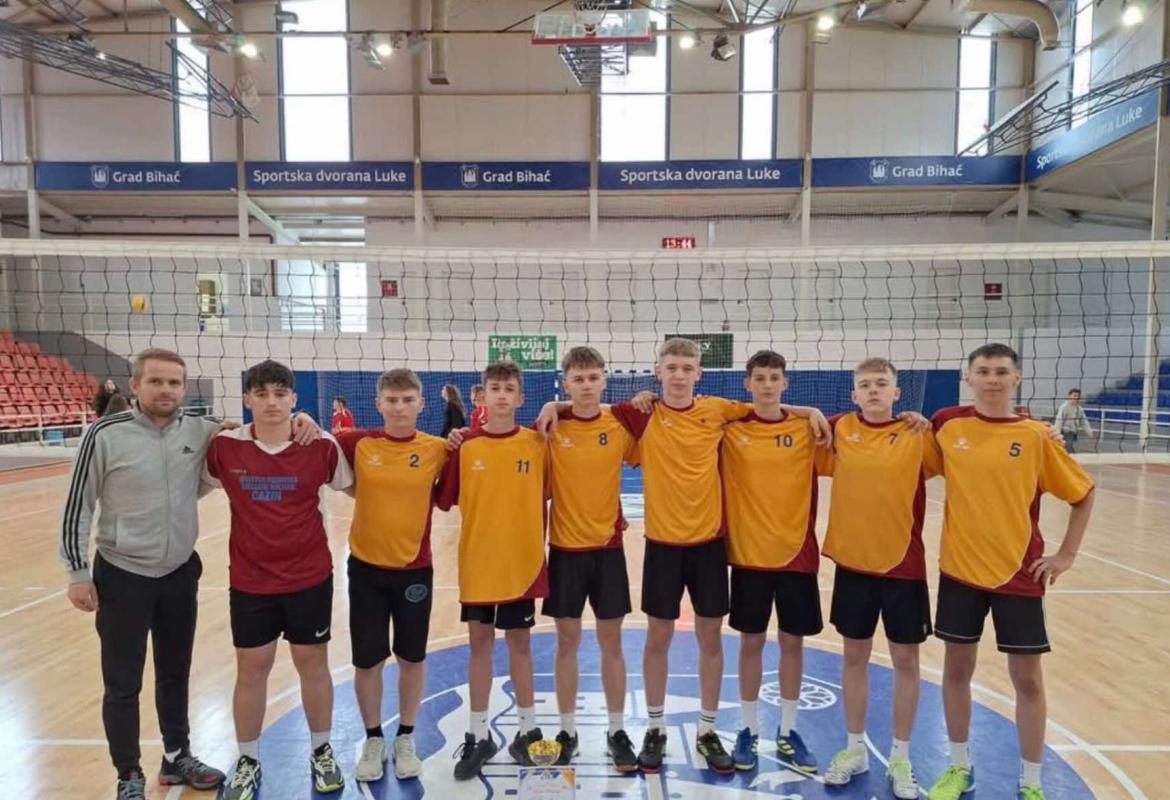 Učenici OŠ Skokovi donijeli srebro iz Bihaća – ponos škole i zajednice Učenici OŠ Skokovi donijeli srebro iz Bihaća – ponos škole i zajednice
