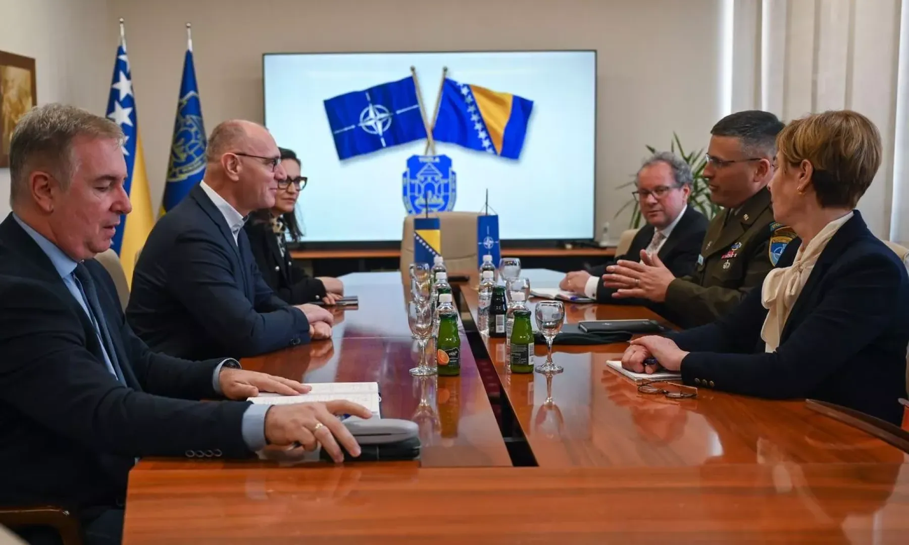 
                                    Komandant NATO &Scaron;taba Sarajevo u posjeti Brčkom i Tuzli: Jačanje partnerstva i izgradnja kapaciteta bh. institucija                                