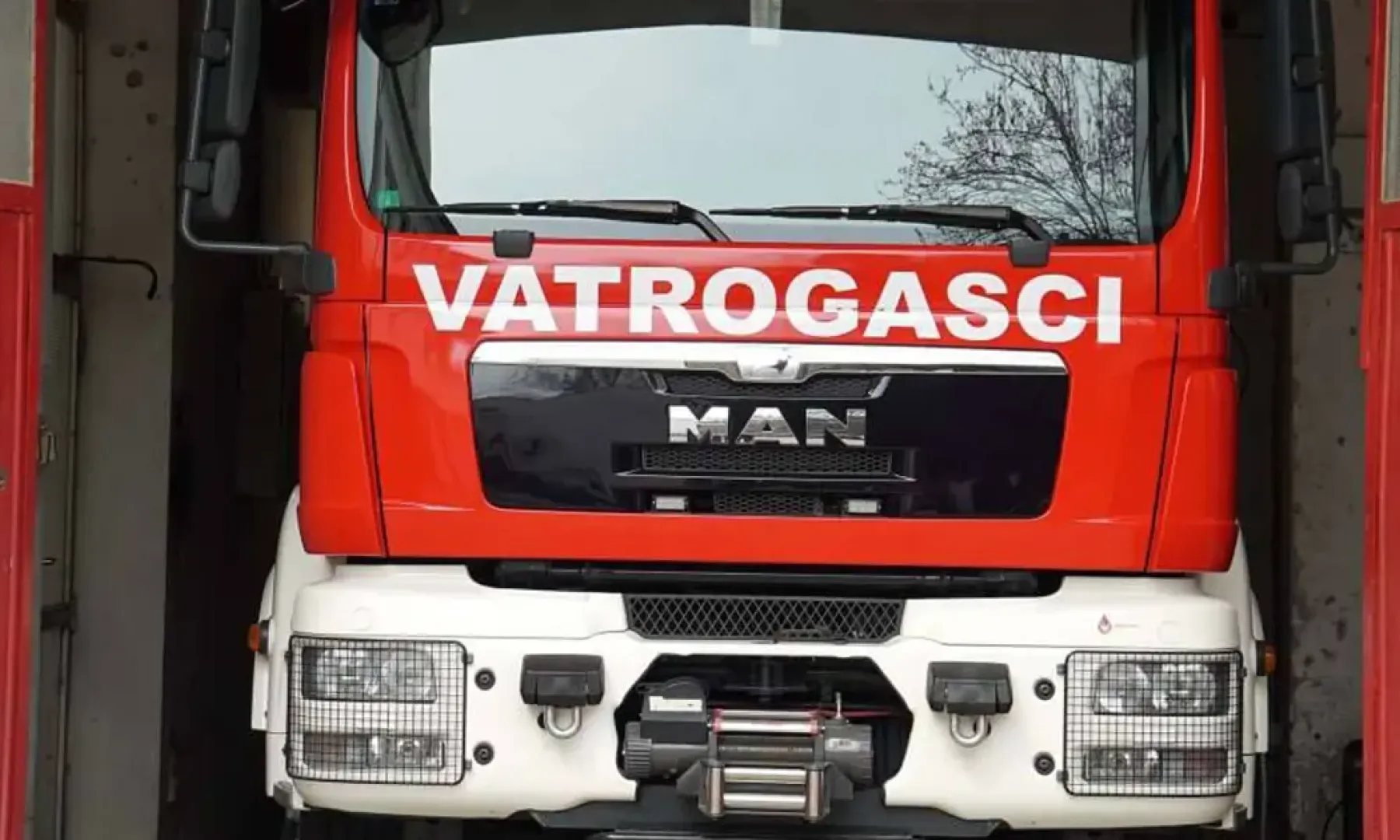 Izbio požar u stanu, žena smrtno stradala