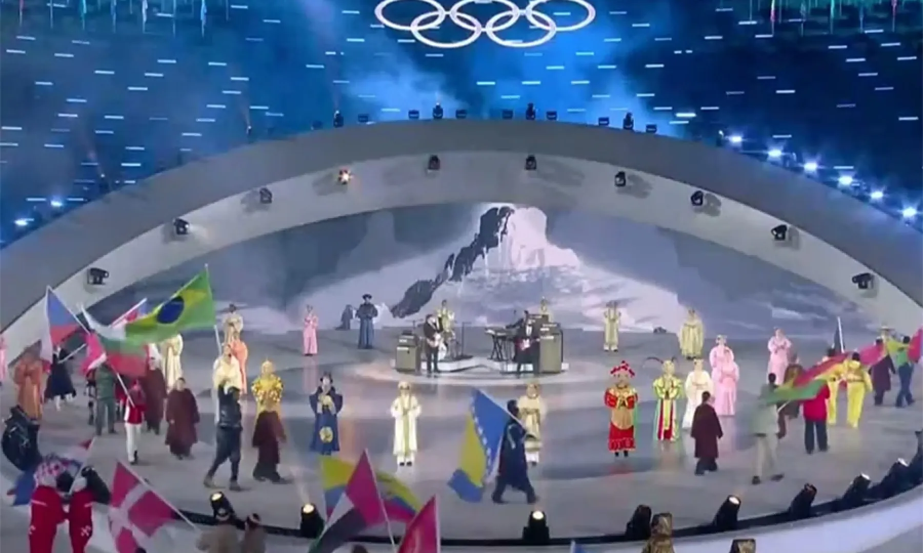 NOVA BLAMAŽA PRED KAMERAMA: Zastavu Bosne i Hercegovine na zatvaranju Zimskih olimpjijskih igara nosio...