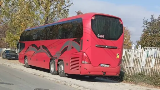 Autobusi sa registarskih oznaka BiH primijećeni u Novom Pazaru, sumnja na dovoženje birača iz Republike Srpske