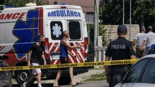 Saobraćajna nesreća u Jablanskoj: Dva automobila učestvovala, Hitna i policija na terenu