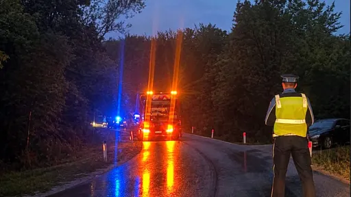 Saobraćajna nesreća u Koprivskim &scaron;umama kod Cazina, saobraćaj otežan