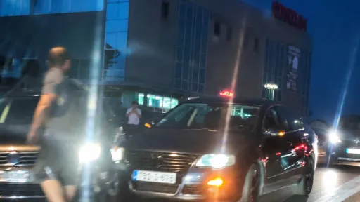 Saobraćaj otežan na Gnjilavcu u Cazinu zbog saobraćajne nesreće u večernjim satima