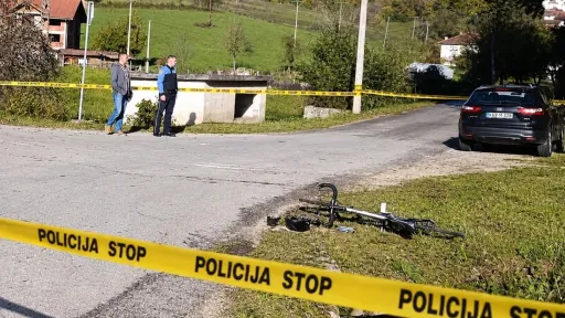 Bužim: u Varoškoj Rijeci biciklista povrijeđen u sudaru s automobilom, biciklista navodi da je automobil skretao prema zaseoku Veladžić