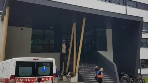 Te&scaron;ka saobraćajna nesreća u Cazinu povrijedila troje djece, otac zahvaljuje na podr&scaron;ci