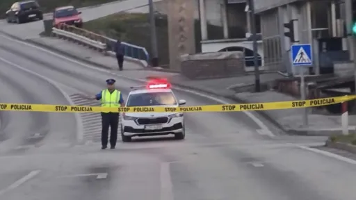 Saobraćajna nesreća u naselju &Scaron;epići kod Cazina: Policija obustavila saobraćaj i vr&scaron;i uviđaj