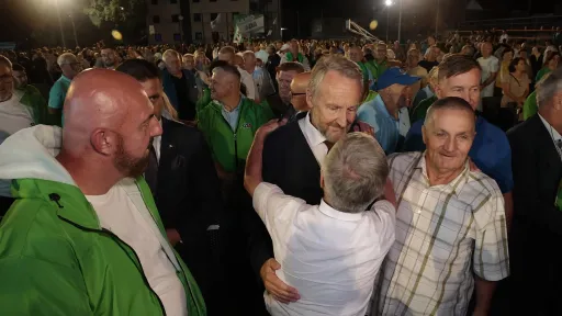 Bakir Izetbegović na predizbornom skupu u Sanskom Mostu istakao važnost izbora i kritikovao trenutnu vlast