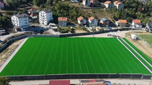 Radovi na pomoćnom terenu Gradskog stadiona u Kaknju s plastičnom podlogom zavr&scaron;avaju se ovih dana