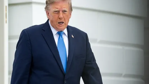 Donald Trump rekao da je prijetnja povezana s Iranom razlog povlačenja bombardera B-1 iz RAF Fairford