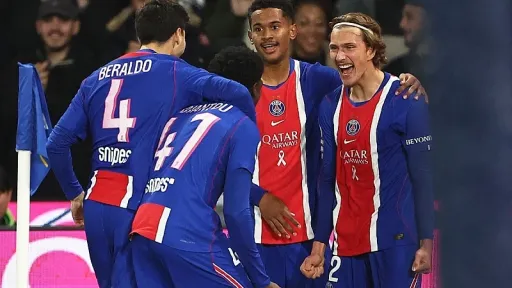 Paris Saint-Germain pobijedio Lyon 2:0 na Parku prinčeva i preuzeo prvo mjesto