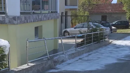 Građani Bihaća protestovali zbog te&scaron;ke nesreće u Cazinu u kojoj su povrijeđena tri djeteta