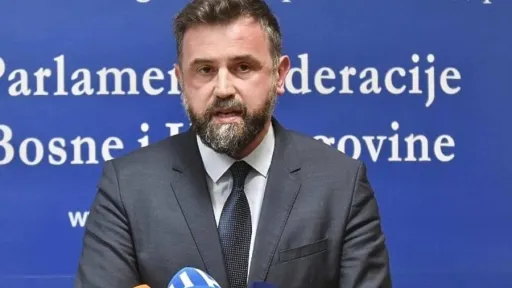 Gratz predlaže sankcije za neopravdane izostanke zastupnika: "Puna naknada za praznu stolicu nije moguća