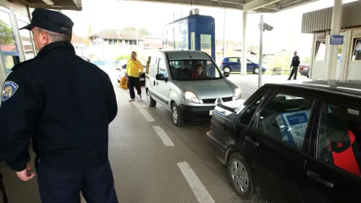 Građani BiH upozoreni na stroga pravila unosa hrane i kazne do 27.000 KM prilikom ulaska u Hrvatsku
