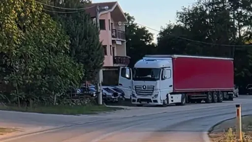 Velika zapljena u BiH: Droga pronađena u kamionu, vozač uhap&scaron;en
