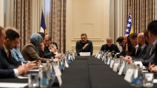 Stranka Narod i pravda učestvuje na Općim izborima s 29 lista, predvodeći poznati kandidati