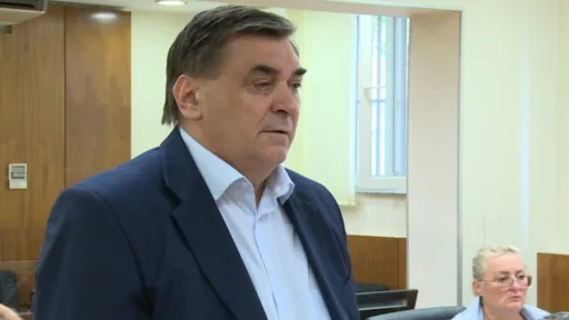Autor viralnog video-snimka navodi povezanost Obrena Petrovića s aferama i izbornim neregularnostima u Doboju