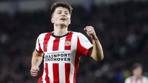 PSV izjednačio na vrhu nakon pobjede 2:0 nad Heerenveenom, Bajraktarević asistirao