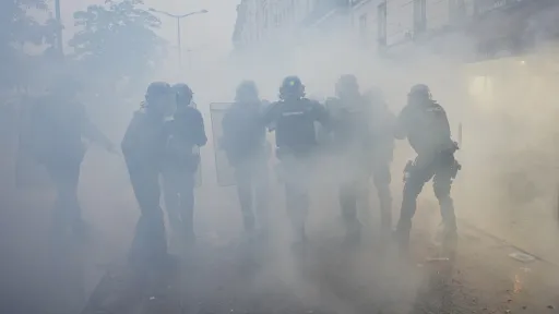 Francuska za treći vikend protesta rasporedila 70.000 policajaca i žandarma