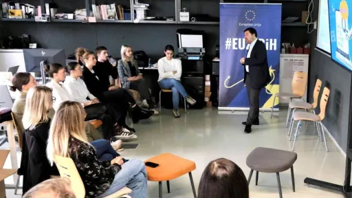 Evropska unija u BiH i Europe House organizovali radionicu "EU priče" u Banjoj Luci za mlade novinare
